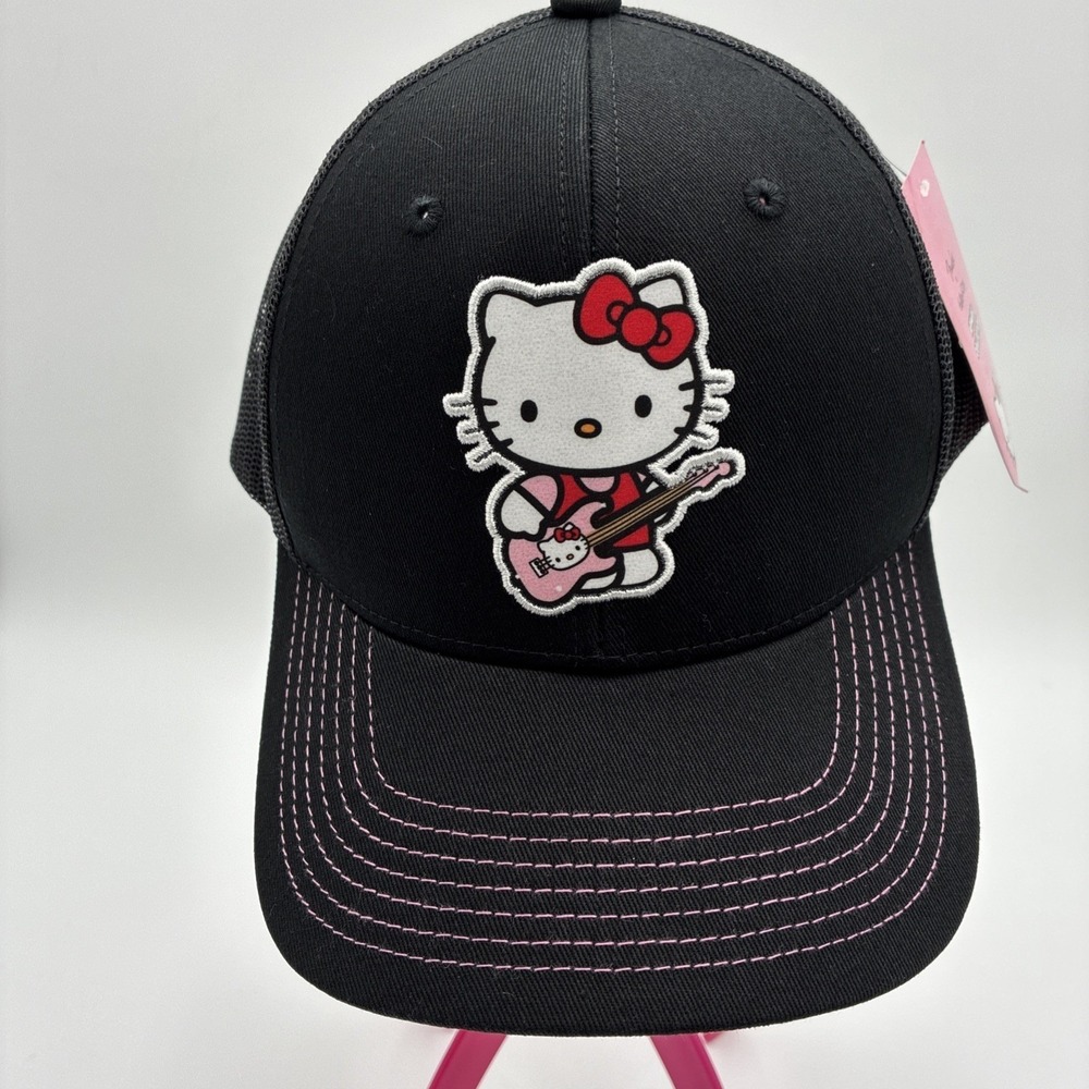 Fender x Hello Kitty Trucker Hat Black Pink Mesh Snapback Cap 2024 NWT Rare